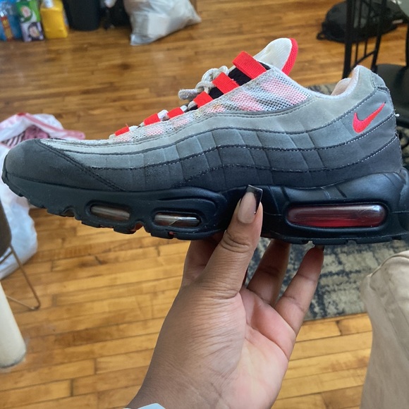 Nike Air Max - Picture 2 of 4